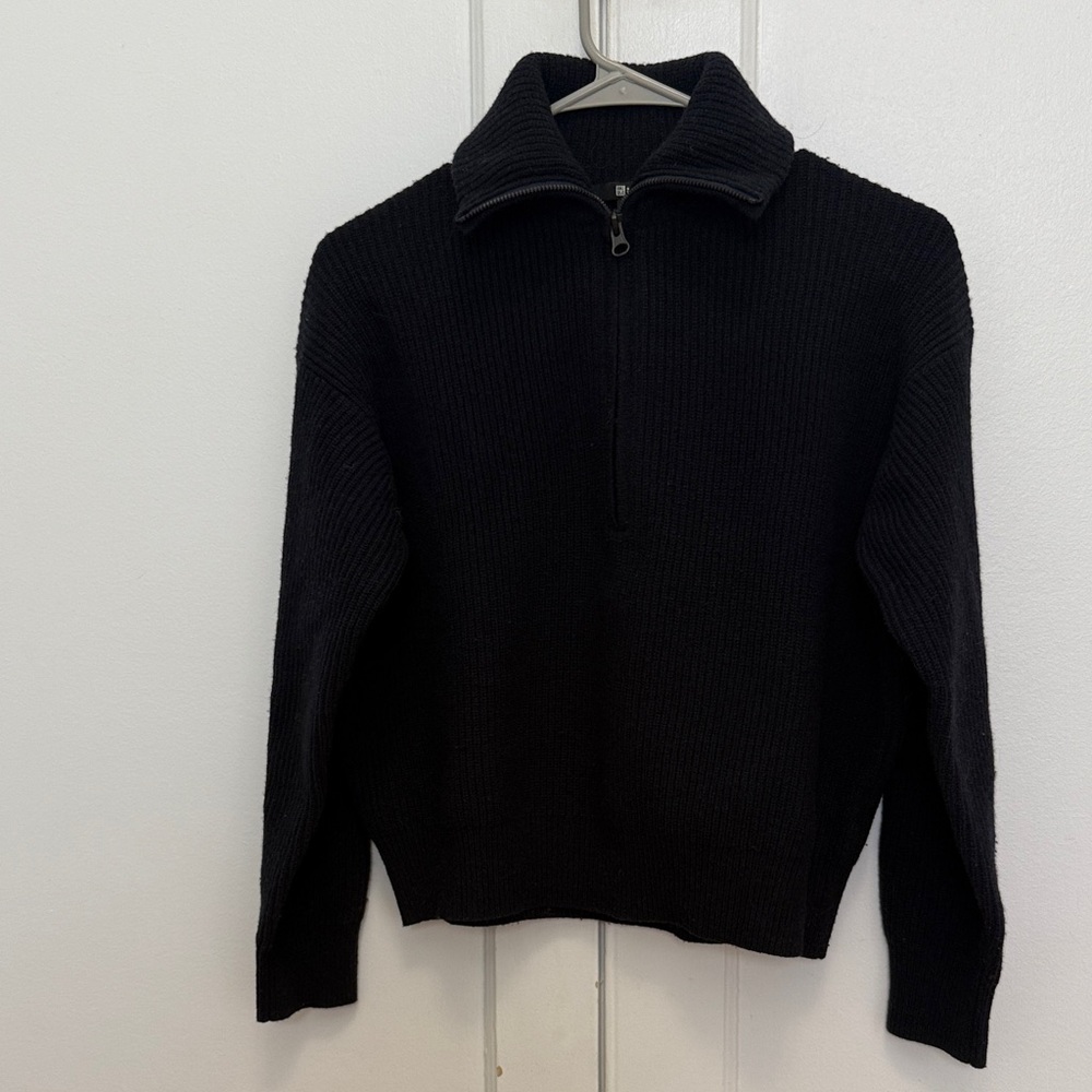 Uniqlo 100% wool quarter zip navy women's size Small
